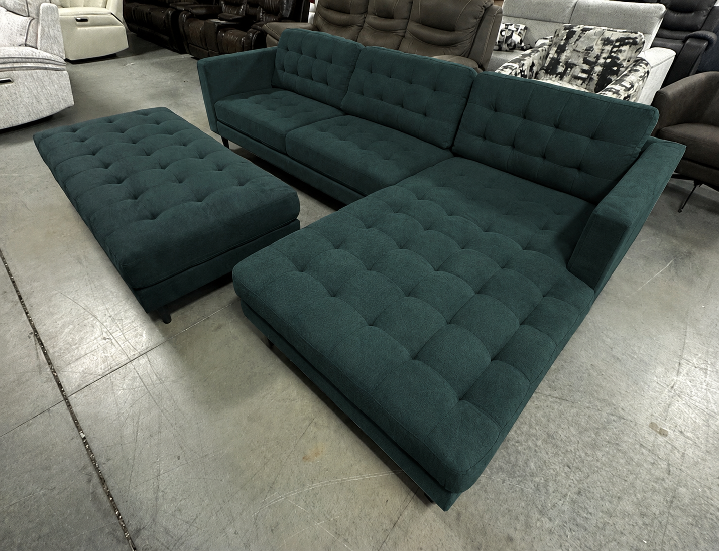 5110 Sectional with Ottoman - Charcoal