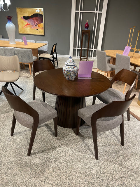 9540 5-Piece Dining Set - Brown